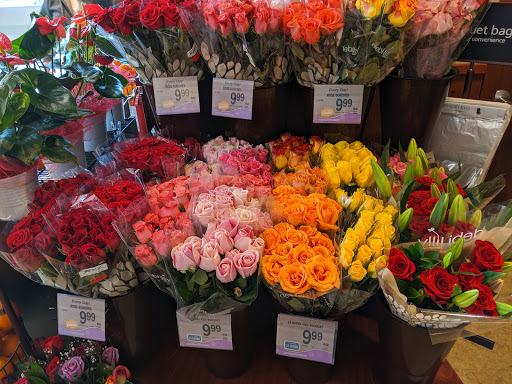 Grocery Store «Safeway», reviews and photos, 2811 Middlefield Rd, Palo Alto, CA 94306, USA