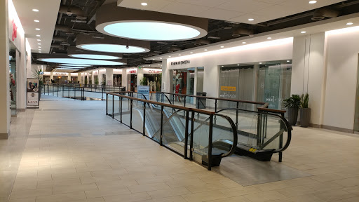 Shopping Mall «The Shops At Kenilworth», reviews and photos, 800 Kenilworth Dr, Towson, MD 21204, USA