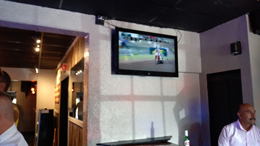 Bar & Grill «Rockn Angels Bar Restaurant, Karaoke & Live Music», reviews and photos, 7200 N Dixie Hwy, Boca Raton, FL 33487, USA