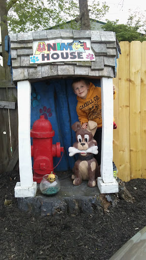 Animal House, 7869 Hamilton Ave, Cincinnati, OH 45231, USA, 