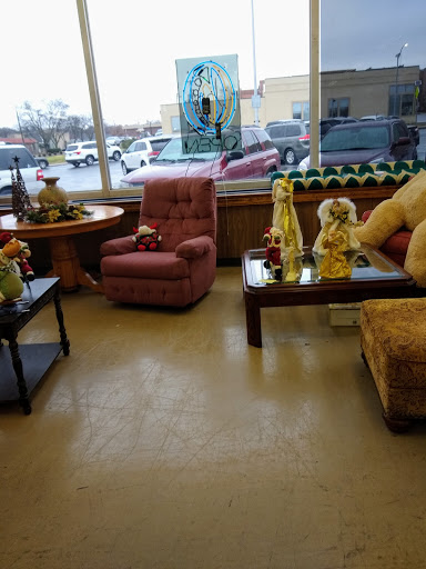 Thrift Store «Hillcrest Hope Thrift Store», reviews and photos, 7 W Mill St, Liberty, MO 64068, USA