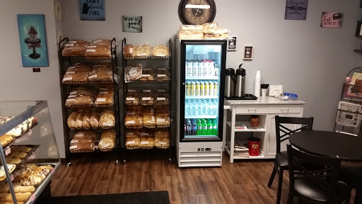 Bakery «Sweet Retreat Cake Boutique», reviews and photos, 227 N Main St, Loyal, WI 54446, USA