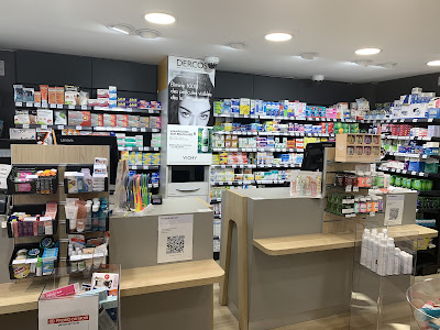💊 PHARMACIE DES HALLES I Versailles à Versailles