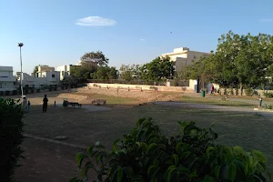 Gulistan E Johar Block 2 Park image