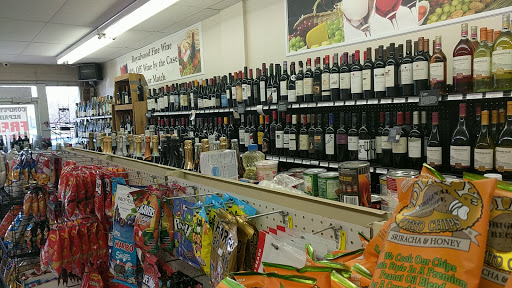 Deli «Royalwood Wine And Deli», reviews and photos, 12671 State Rd, Cleveland, OH 44133, USA