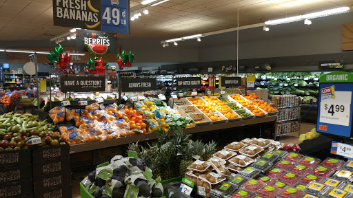 Grocery Store «Super Stop & Shop», reviews and photos, 7417 Grand Ave, Maspeth, NY 11378, USA