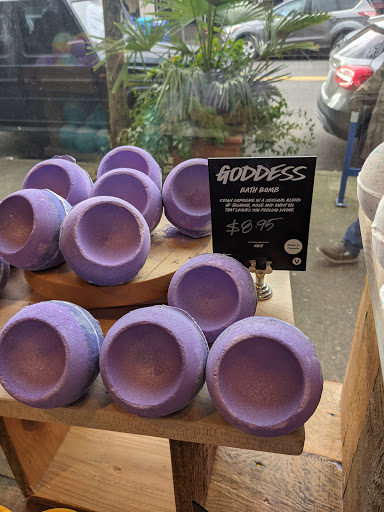 Cosmetics Store «Lush», reviews and photos, 708 NW 23rd Ave, Portland, OR 97210, USA