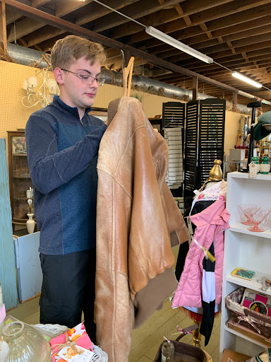 Antique Store «National Road Antique Mall», reviews and photos, 39 W Main St, Cambridge City, IN 47327, USA