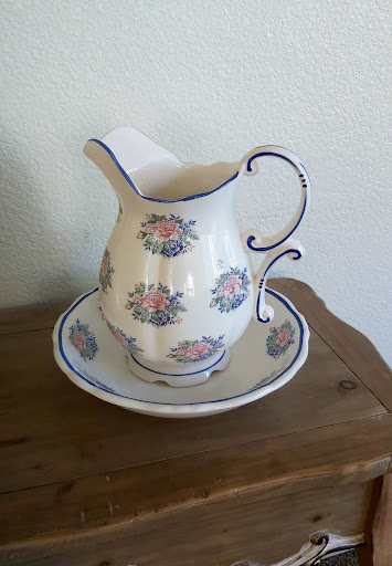 Thrift Store «Thrift Shop Salt Seller», reviews and photos, 105 Flocchini Cir, Lincoln, CA 95648, USA