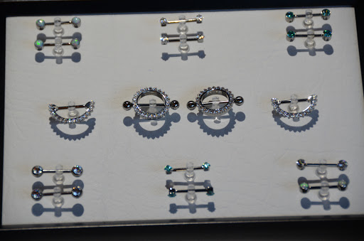 Tattoo Shop «Neon Dragon Tattoos», reviews and photos, 5350 Council St NE Ste E, Cedar Rapids, IA 52402, USA