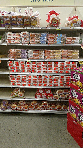 Grocery Store «Hannaford Supermarket», reviews and photos, 1127 North Ave Suite 11, Burlington, VT 05408, USA