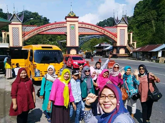 Sewa Bus Pariwisata dan Hiace Padang (Abel Tour)