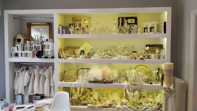 Pink Cloud Οίκος Νυφικών