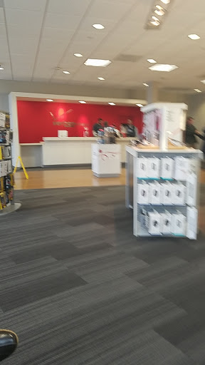 Cell Phone Store «Verizon», reviews and photos, 1800 Washington St, Hanover, MA 02339, USA