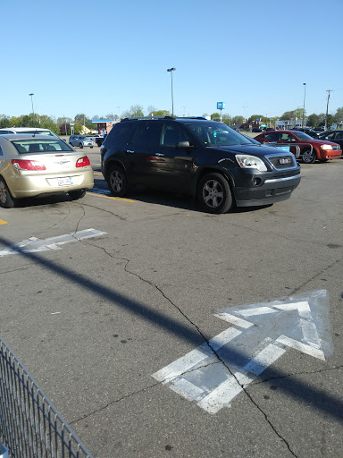 Department Store «Walmart Supercenter», reviews and photos, 28804 Gratiot Ave, Roseville, MI 48066, USA