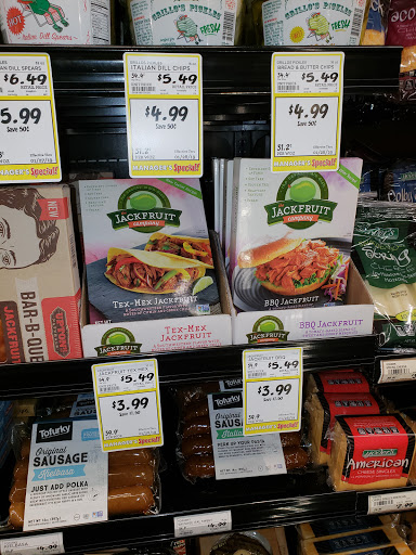 Grocery Store «Fresh Thyme Farmers Market- Town & Country», reviews and photos, 13957 Manchester Rd, Ballwin, MO 63011, USA