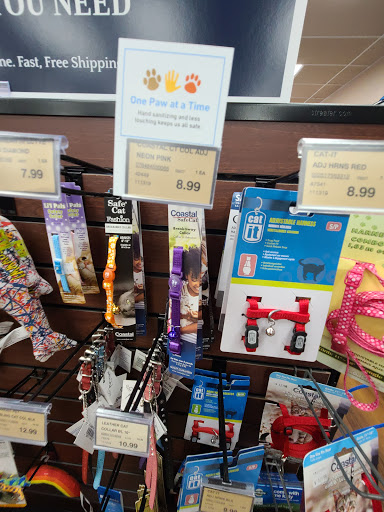 Pet Supply Store «Pet Valu», reviews and photos, 940 Bay Ridge Rd, Annapolis, MD 21403, USA