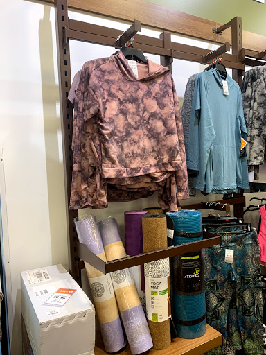 Outdoor Sports Store «Sierra Trading Post», reviews and photos, 215 N Maple Rd Unit 1F, Ann Arbor, MI 48103, USA