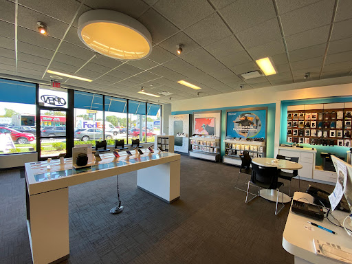 Cell Phone Store «AT&T Authorized Retailer», reviews and photos, 13 N Groesbeck Hwy, Charter Twp of Clinton, MI 48036, USA