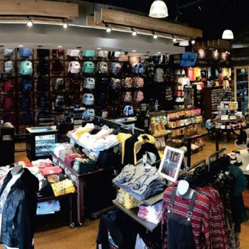 Clothing Store «Tillys», reviews and photos, 5415 Touhy Ave, Skokie, IL 60077, USA