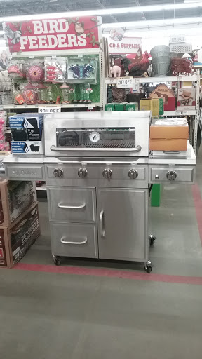 Home Improvement Store «Tractor Supply Co.», reviews and photos, 13500 Benns Church Blvd, Smithfield, VA 23430, USA