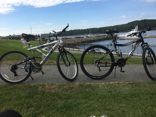 Bicycle Store «Bar Harbor Bicycle Shop», reviews and photos, 141 Cottage St, Bar Harbor, ME 04609, USA
