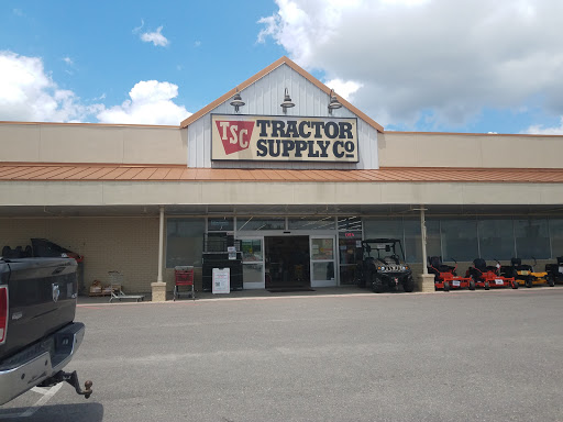 Home Improvement Store «Tractor Supply Co.», reviews and photos, 414 Louisiana 30 W, Gonzales, LA 70737, USA