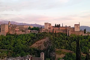 Descubriendo Granada image