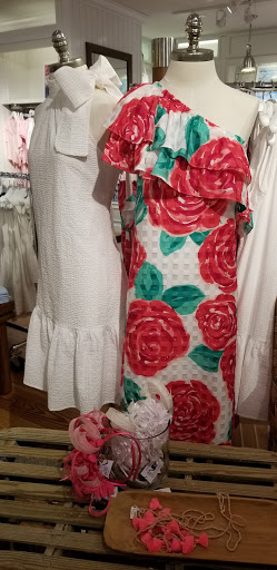 Clothing Store «Vineyard Vines», reviews and photos, 4700 Broadway St, Kansas City, MO 64112, USA