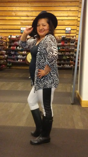 Shoe Store «DSW Designer Shoe Warehouse», reviews and photos, 1885 County Rd D E, Maplewood, MN 55109, USA