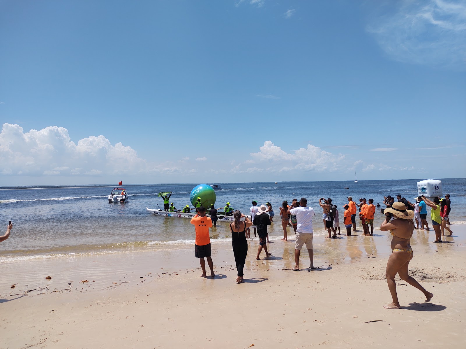 Praia linda'in fotoğrafı düz ve uzun ile birlikte