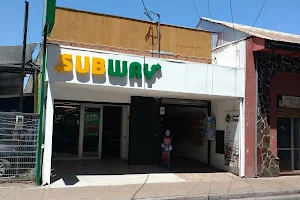 Subway Curicó image
