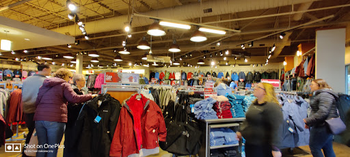 Sportswear Store «Columbia Sportswear Outlet Store at Prime Outlets Grove City», reviews and photos, 1911 Leesburg Grove City Rd #445, Grove City, PA 16127, USA