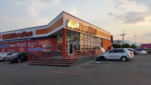 AutoZone Refacciones La Huerta