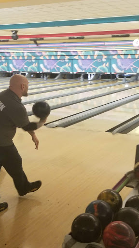 Bowling Alley «Streamwood Bowl», reviews and photos, 1232 E Irving Park Rd, Streamwood, IL 60107, USA