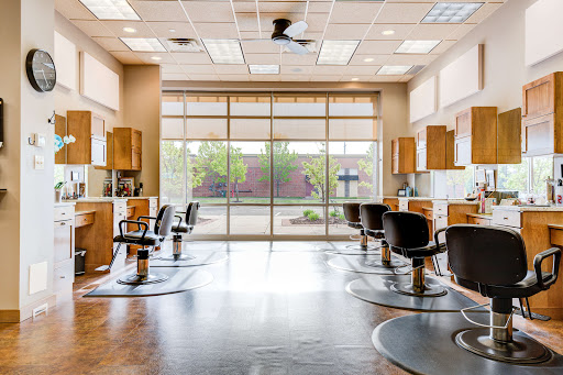 Beauty Salon «Hair District», reviews and photos, 12573 Castlemoor Dr, Eden Prairie, MN 55344, USA