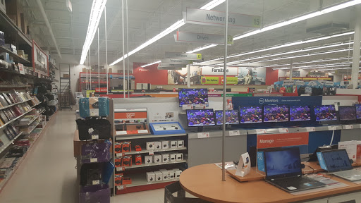 Office Supply Store «Staples», reviews and photos, 4214 W Wendover Ave, Greensboro, NC 27407, USA