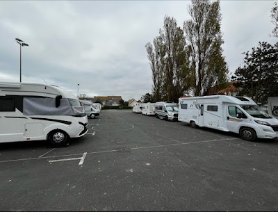 Aire stationnement camping-car à Courseulles-sur-Mer