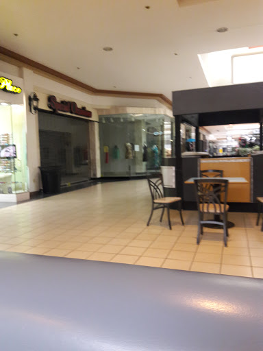 Shopping Mall «County Fair Fashion Mall», reviews and photos, 1264 E Gibson Rd E-500, Woodland, CA 95776, USA