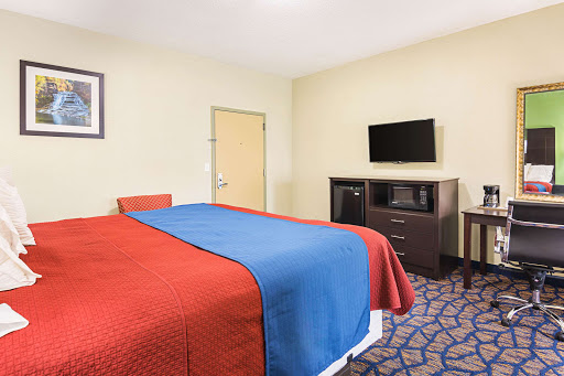 Rodeway Inn & Suites image 9