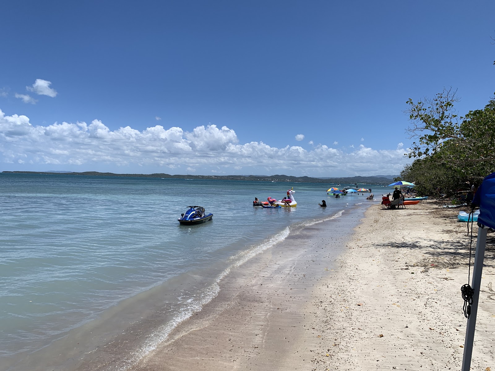 Fotografija Playa  Los Pozos z siv pesek površino