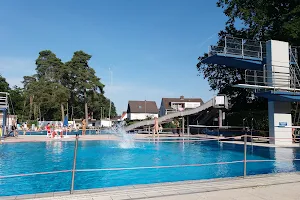 Thermal-Freibad Schwimmbad image