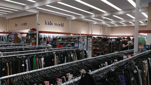 Thrift Store «Goodwill - Sherman Oaks», reviews and photos, 14760 Ventura Blvd, Sherman Oaks, CA 91403, USA