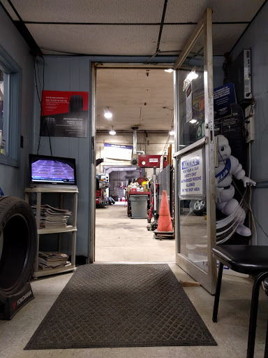 Tire Shop «Dracut Tire Shop, Inc.», reviews and photos, 1269 Lakeview Ave, Dracut, MA 01826, USA