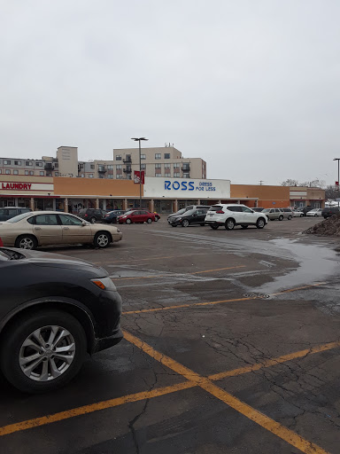 Shopping Mall «Howard and Western Shopping Center», reviews and photos, 7510 N Western Ave, Chicago, IL 60645, USA