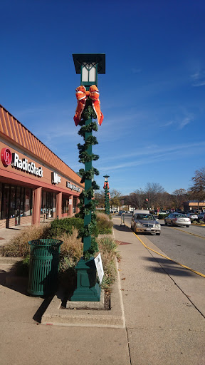 Shopping Mall «Burke Centre Shopping Center», reviews and photos, 5649 Burke Centre Pkwy, Burke, VA 22015, USA