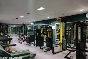 WORLD'S GYM image