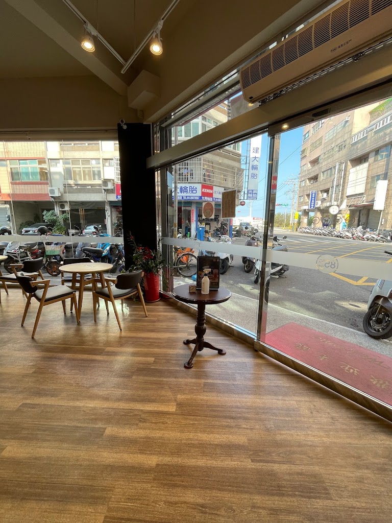 85度C 咖啡蛋糕飲料麵包-大甲育英店 的照片
