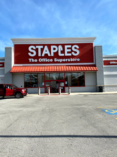 Office Supply Store «Staples», reviews and photos, 9631 S Cicero Ave, Oak Lawn, IL 60453, USA