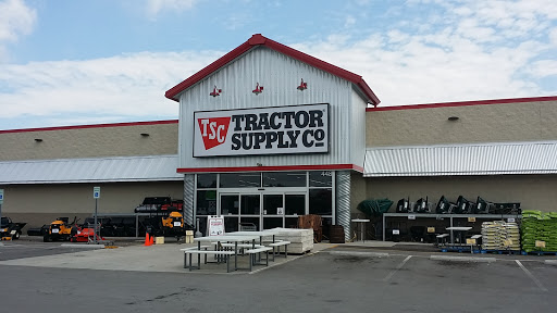 Tractor Supply Co., 448 Old Brunerstown Rd, Shelbyville, KY 40065, USA, 